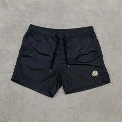 〔美品〕モンクレール　スイムパンツ　水着　ブラック　国内正規品 5K47 美品〕モンクレール スイムパンツ 水着 ブラック 国内正規品 5K47