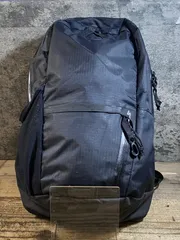 KD467 スペシャライズド SPECIALIZED BASE MILES FTHRWGT BACKPACK バックパック 黒 ※スレ,一部剥がれのサムネイル