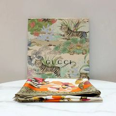 ヒグチユウコ GUCCI 限定コラボ スカーフ うさぎ - メルカリ