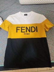 a*a様 ☆新品同様☆FENDI☆ロゴプリント半袖Tシャツ☆ - メルカリ