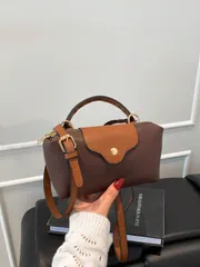 バッグ レディース ハンドルバッグ コントラストカラーデザイン ミニ ファッションハンドバッグ、撥水ナイロン素材、ショルダーバッグ、スクエアバッグ、ベジタブルバスケットバッグ付き、通勤、パーティー、冬のバケーション