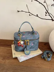 バッグ レディース ハンドバッグ 新作ファッショナブルな上品な無地PU素材ポータブルスクエアバッグ、ミニPUバッグ、防水生地のバーガンディーバッグ、レターパターンデコレーションボックスバッグ、旅行、ショッピング、パ