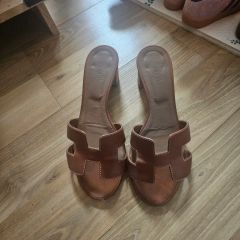 あんしん鑑定！HERMES Hモチーフ サンダル サイズ36 ゴールド オアジス 