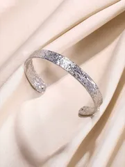ジュエリー レディース ブレスレット 1個 テクスチャード オープンバングルブレスレット、女性のミニマリスト シルバートーン メタル オープンカフブレスレット、パーティージュエリー、ファッションアクセサリー