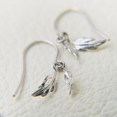 ALEX MONROEフェザーモチーフシルバーピアス/H.P.FRANCE/羽 - メルカリ