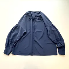 JOSEPH ジョセフ シルク100% ボウタイブラウス ボリュームスリーブ パフスリーブ 長袖 サイズ36 L ネイビー 紺 リボン オーバーサイズ ドロップショルダー ドレープ オフィスカジュアル 通勤 春秋 英国 ラグジュアリー 古着 美品 【D373】のサムネイル