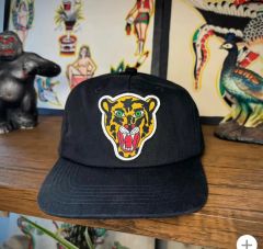オニツカタイガー 黒 虎刺繍キャップ - メルカリ