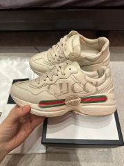 GUCCI グッチ メンズ 28cm スニーカー ロゴ RHYTON ピンク - メルカリ