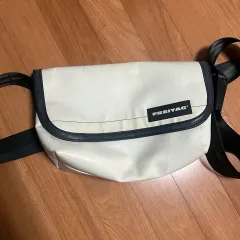FREITAG 白 メッセンジャーバッグのサムネイル
