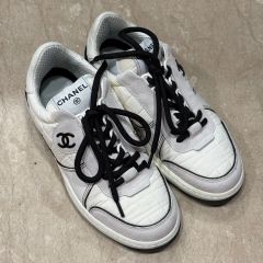 CHANELココネージュキルティングスニーカー新品未使用品輝くキルティングが魅力 CHANELココネージュキルティングスニーカー新品未使用品輝く