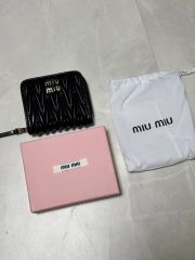 ミュウミュウ 長財布 キルティング ゴールド金具 パスケース付 レザー