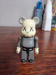 bearbrick Original Fake kaws 100% オープン記念 - メルカリ