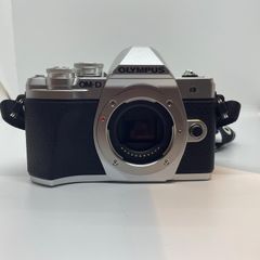OLYMPUS OM-D E-M10 Mark III 本体➕Wレンズセット - メルカリ