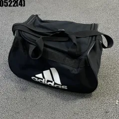 アディダス ブラック スポーツバッグ | 0522