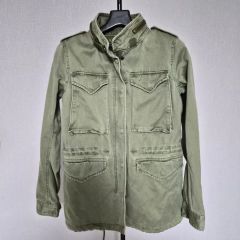 オリーブグリーン ダブルブレスト ミリタリー風ジャケット 春ジャケに 