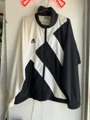 adidas エキップメント ブラック/白 ウィンドブレーカー