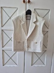 完売品 AUBREY by ANDREA&co. アシメジャガードデザインジレ - メルカリ