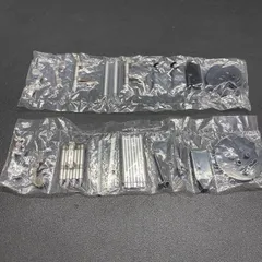 進撃の巨人 1/12 立体機動装置 ガチャ ブレード2本＋信煙銃のサムネイル