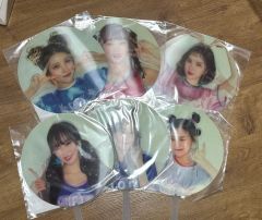 期間限定出品☆NiziU 全員サイン入り うちわ Burn it up - メルカリ