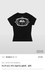 Black eye patch STYLE SCRIPT BABY TEE - メルカリ