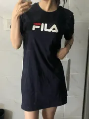 FILA ブラック ロゴ Tシャツ ONE PIECE Sのサムネイル