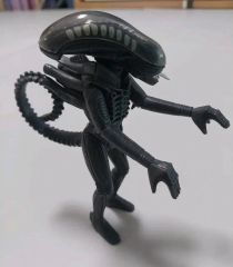 エイリアン フィギュア 2体セット 座りポーズ | Mercari