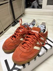 adidas Spezial オレンジ/ホワイト スニーカー - メルカリ