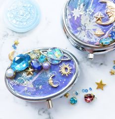 再販未定☆ キラキラお月様のピルケース ハンドメイドピルケース