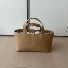 新品タグ付】レミーアンドリードトートバッグ(ベージュ) - メルカリ