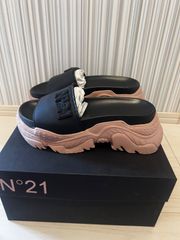 ヌメロヴェントゥーノ　厚底サンダル N°21（ヌメロヴェントゥーノ） 厚底プラットフォームサンダル 36