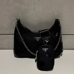 2026年最新】prada ノベルティ ショルダーバッグの人気アイテム - メルカリ