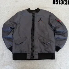 ジョーダン キッズ アウター AIR グレー L 0513のサムネイル
