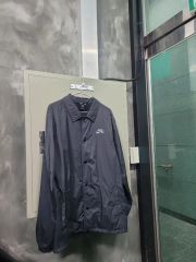 A.P.C. ナイロンジャケット L 型番2114213 A.P.C. ナイロンジャケット L 型番2114213 - メルカリ