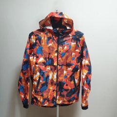 NIKE ナイキ シールド ゴースト FL カモ ジャケット Mサイズ NIKE ナイキ シールド ゴースト FL カモ ジャケット オレンジ Mサイズ