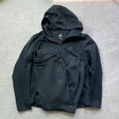 ナイキ テックフリース セットアップ オールブラック フード ジップアップ ジョガーパンツ セット M
