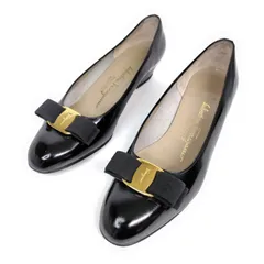 ★使用感少なめ★Salvatore Ferragamo フェラガモ パンプス 7.5C ヴァラ ローファー エナメル リボン 黒