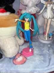 初音ミク LOVE & BERRY コラボ フィギュア
