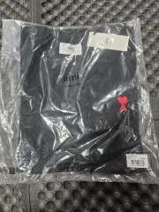 アミ スモール ハート ブラック 長袖Tシャツ Lのサムネイル
