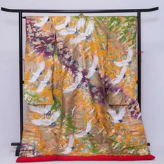 ​【逸品】色打掛 飛鶴草花文 暈し染め 金銀彩 金通し地 結婚式 婚礼和装　撮影 至高の逸品】色打掛 飛鶴草花文 暈し染め 金銀彩 金通し地 結婚式 婚礼