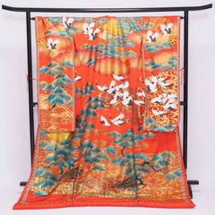 豪華絢爛 色打掛 孔雀 牡丹 桜 金糸刺繍 - メルカリ
