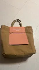 Acne Studios ベイカーバッグ ミディアムのサムネイル