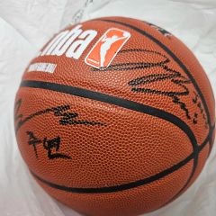 琉球ゴールデンキングス　Molten バスケットボール 7号球 サイン入り 琉球ゴールデンキングス Molten バスケットボール 7号球 サイン入り