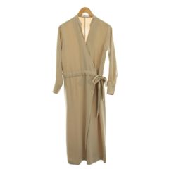 手洗い可】【美品】ベイジ BEIGE☆ノーカラー スカートスーツ Vネック