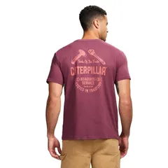 キャタピラー メンズ トップス Tシャツ グラフィック Mens Caterpillar Premium Quality Graphic Tee Maroon マルーンのサムネイル