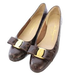 Salvatore Ferragamo】フェラガモ 茶色 ヴァラ 6C - メルカリ