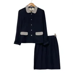 良品 courreges クレージュ ノーカラージャケット スカート セットアップ スーツ サイズ9AR 67-93 ネイビー レディース 古着 中古 USEDのサムネイル