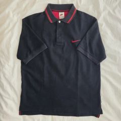 8SM2【NIKE】ライン入り　半袖ポロシャツ　ロゴ刺繍　グレー　古着used 8SM2【NIKE】ライン入り 半袖ポロシャツ ロゴ刺繍 グレー 古着used