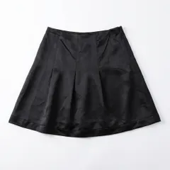 光沢感のある黒ミニスカート タック入り サイドファスナー