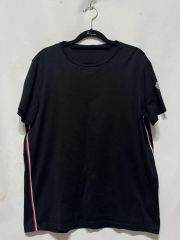 モンクレール 23年 コットン Tシャツ S メンズ ブラック ハーフジップ