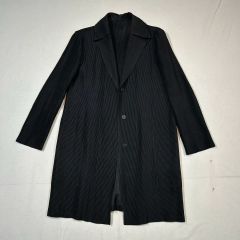 ISSEY MIYAKE【希少】PLEATS PLEASEコート - メルカリ